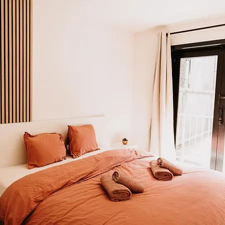 Apartment Centre Bayview + Free Parking *